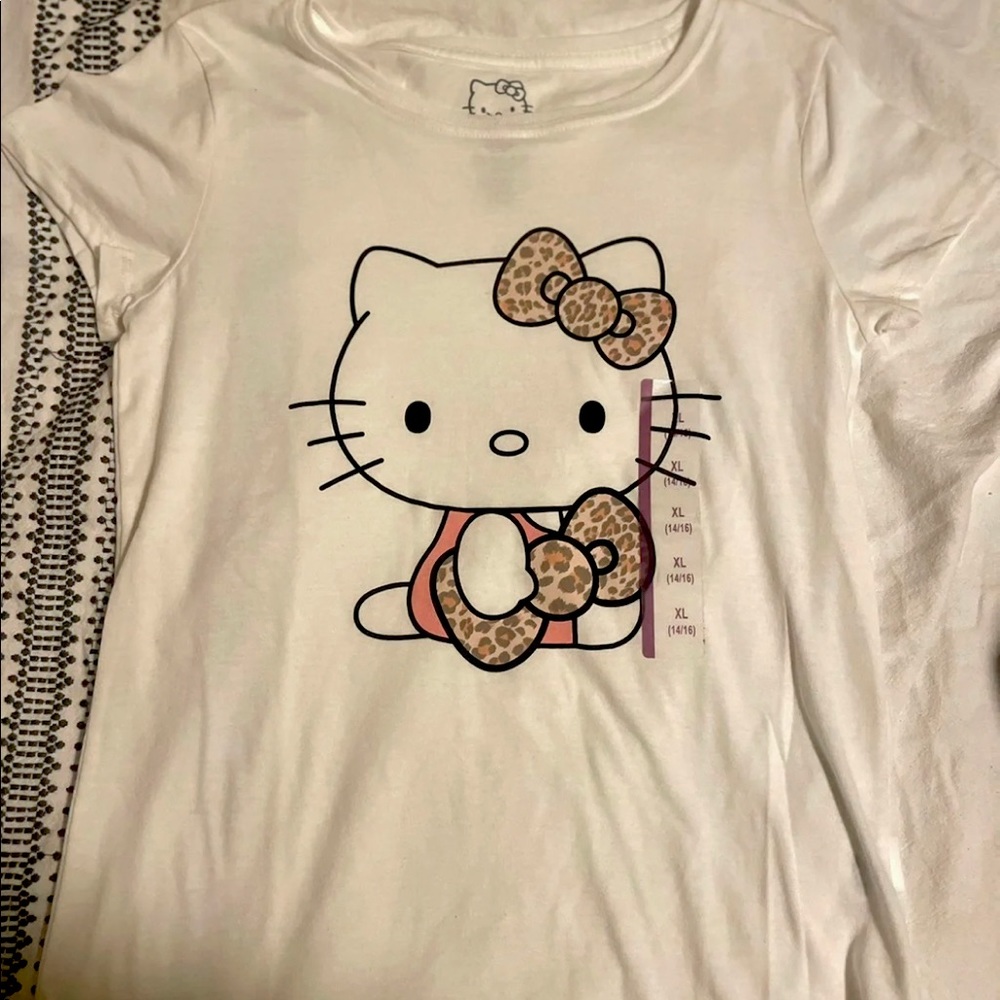 Hello Kitty Graphic T Shirt